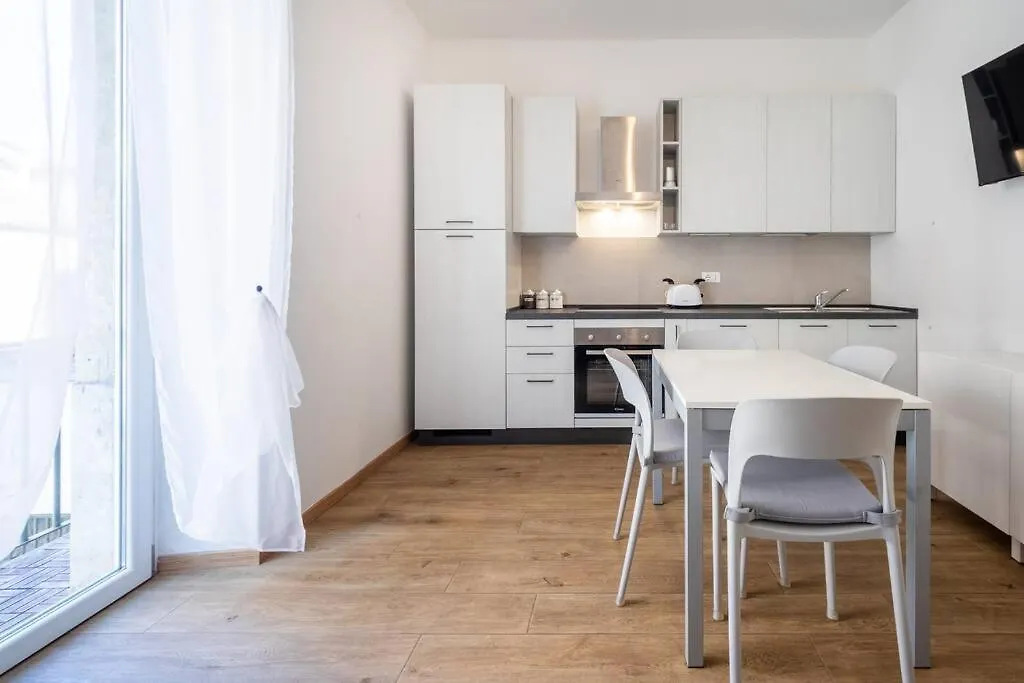 Raggio Di Sole - Home For 4 Verona Italy