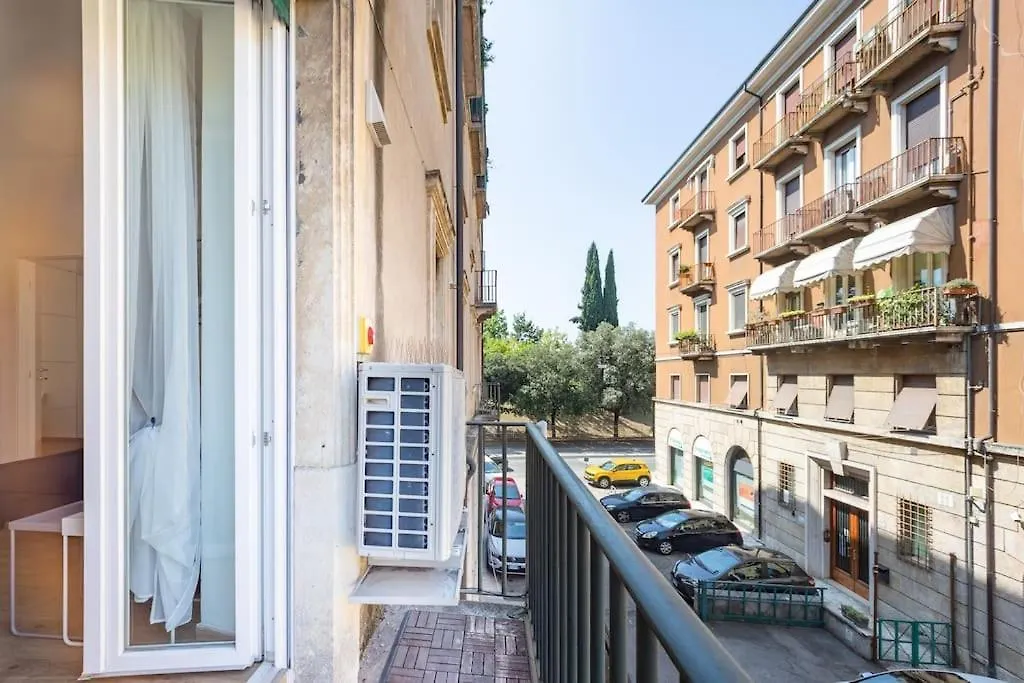Apartment Raggio Di Sole - Home For 4 Verona