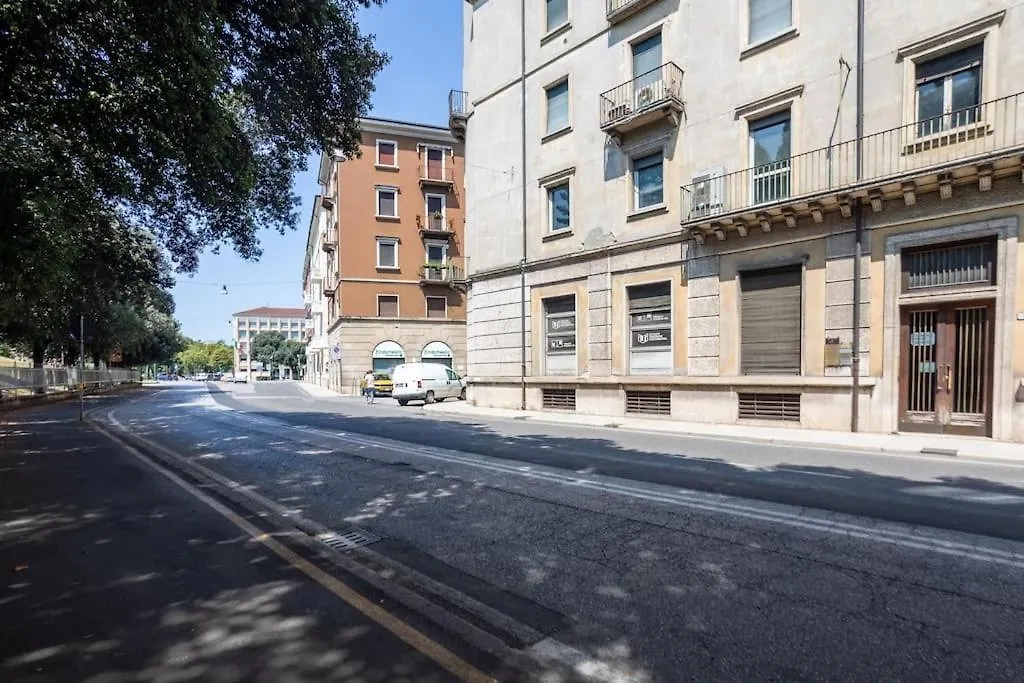 Apartment Raggio Di Sole - Home For 4 Verona Italy